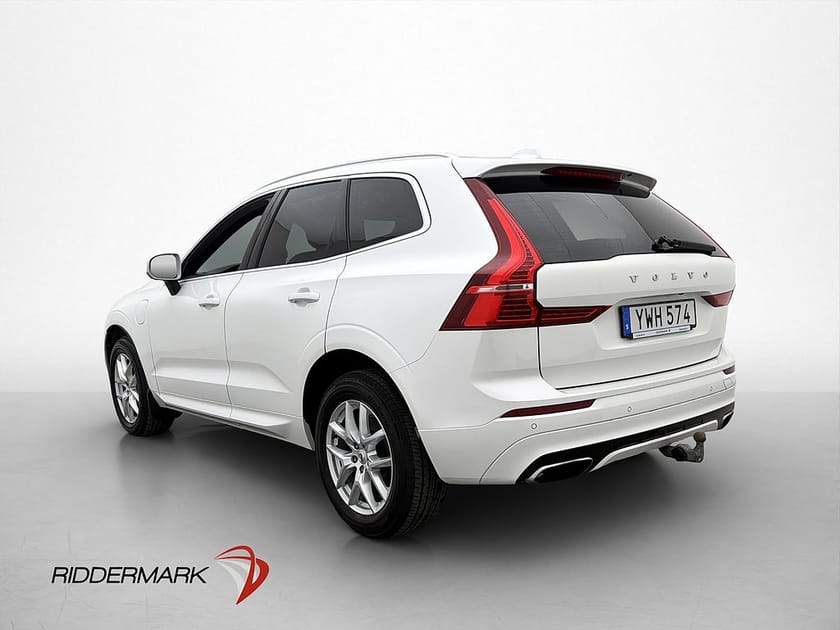 Bild 4 av Volvo XC60 T8 Recharge AWD R-Design B&W Pano Värm 360° Drag