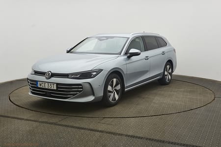 Volkswagen Passat Sportscombi Mildhybrid eTSI Drag|Värmare|Vinterdäck