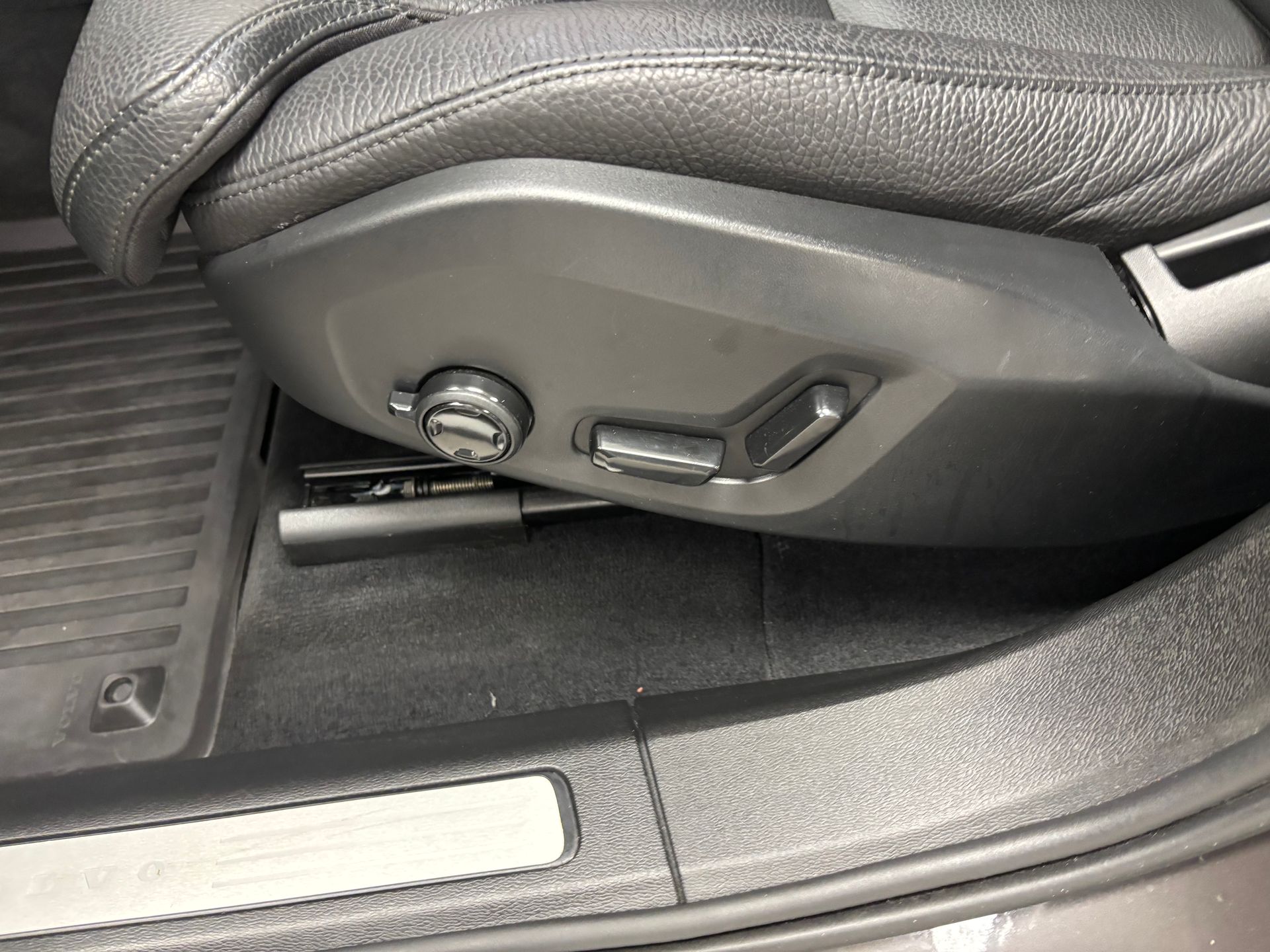 Volvo XC60 T6 Plus Dark Nordic Edition 2025, bild 7/10