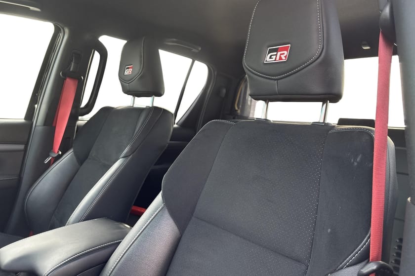 Bilde 4 av Toyota Hilux Dobbelcab 2.8 4WD I GR Sport II / Hengerfeste / Understellsbeh.