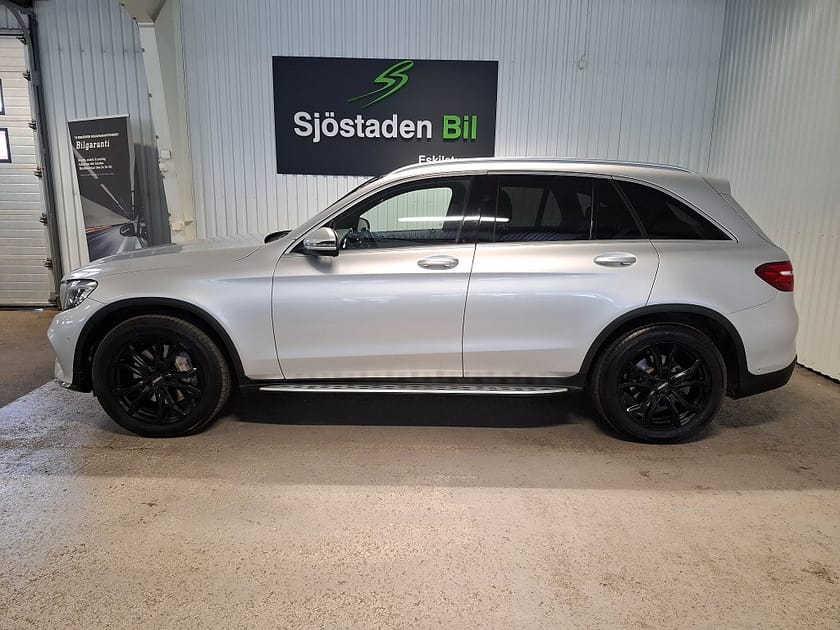 Bild 2 av Mercedes-Benz GLC 250 d 4MATIC 9G-Tronic AMG 204HK Panorama Värmare Drag