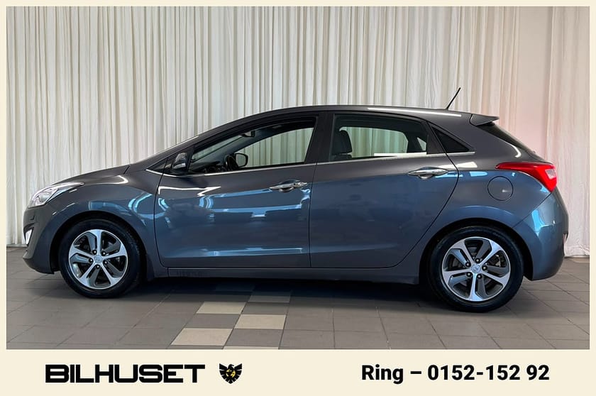 Bild 5 av Hyundai i30 1.6 CRDi AUT  Premium Drag Navi Kamera Rattvärme