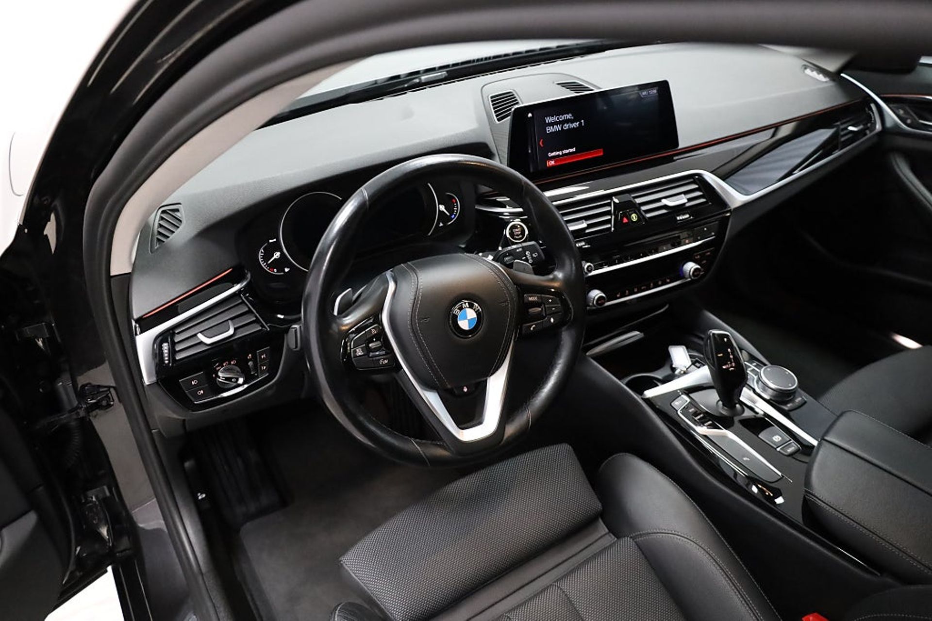 BMW 520 d xDrive Touring Sport line 2019, kuva 6/26