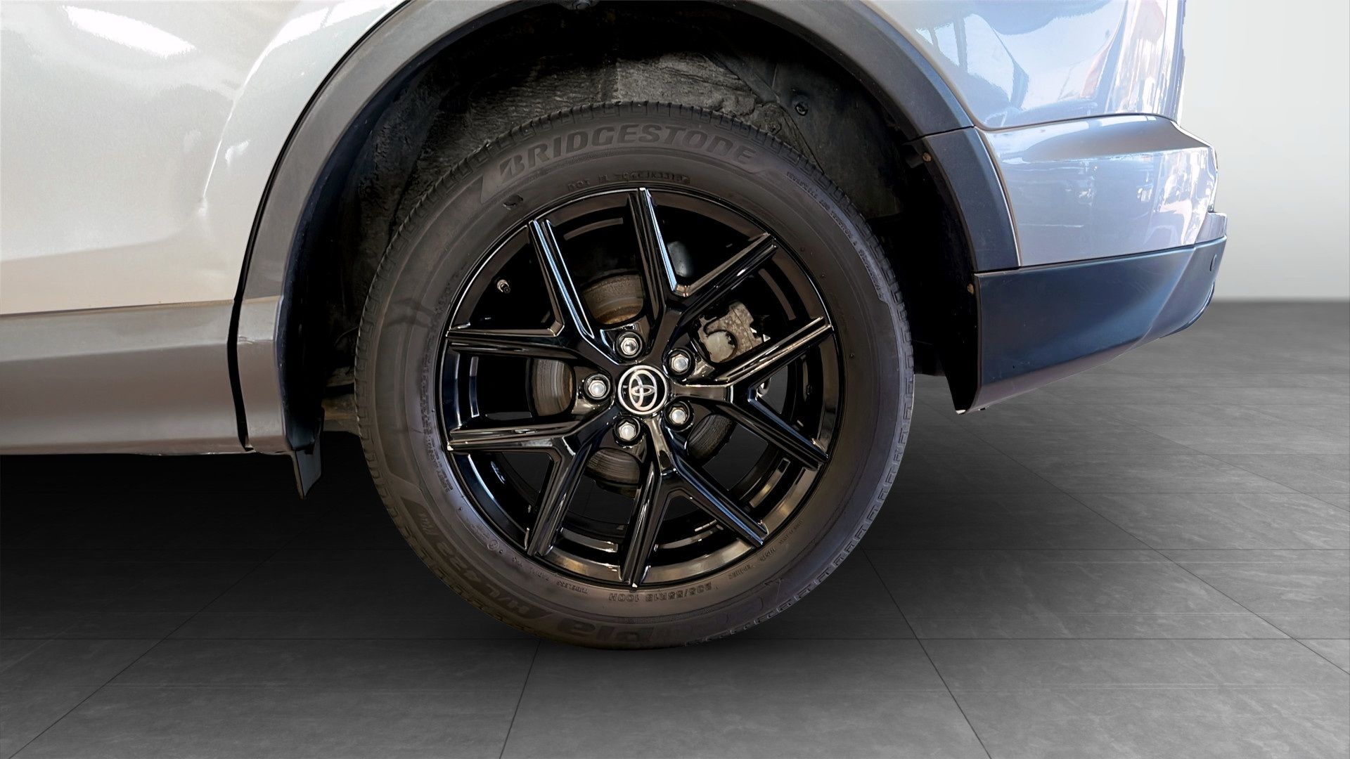 Toyota RAV4 Hybrid 2019, bild 6/10