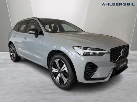Volvo XC60 Recharge T6 II Plus Dark Edition, Dragkrok Halvautomatisk, Parkerinsgkamera Bak, Baklucka Elmanövrerad, Google Maps
