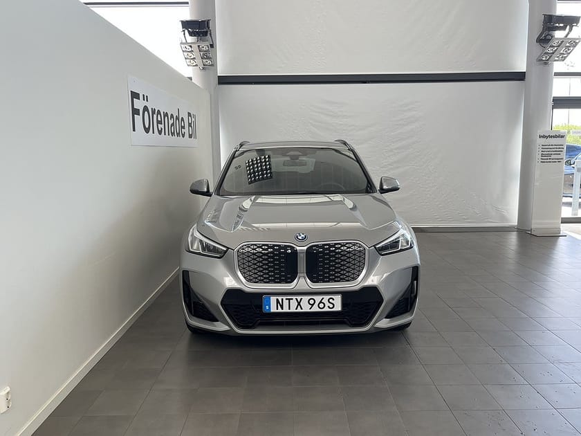 Bild 2 av BMW iX1 xDrive30 M Sport Drag Rattvärme Adaptiv Farth.