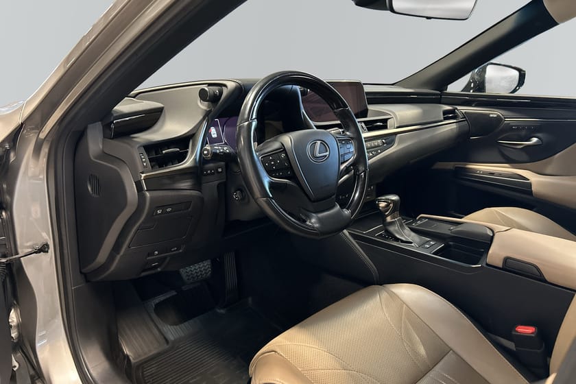 Bild 2 av Lexus ES 300h Luxury ML