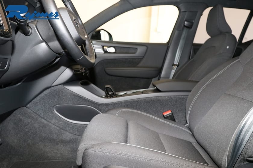 Bild 5 av Volvo EX40 Single Motor Extended Range M R Ultra Black Edt