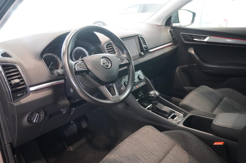 Bild 2 av Škoda Karoq 1.0 TSI DSG Style Drag Backkamera 115hk