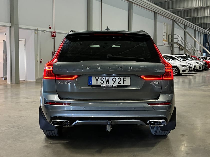 Bild 4 av Volvo XC60 B4 AWD Aut R-Design | LED | Sidestep | Drag | Värmare