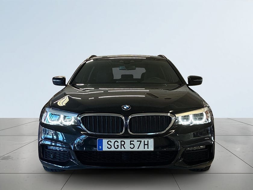 Bild 2 av BMW 530i xDrive Touring M Sport Drag Kamera Rattvärme Mvärme S&V