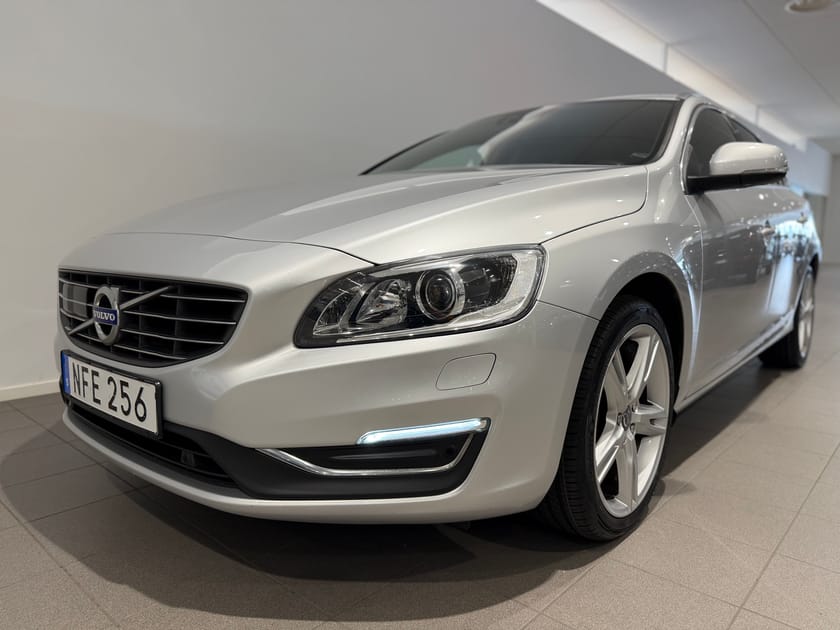 Bild 1 av Volvo V60 D4 Classic Summum / Navigation / Sensorer
