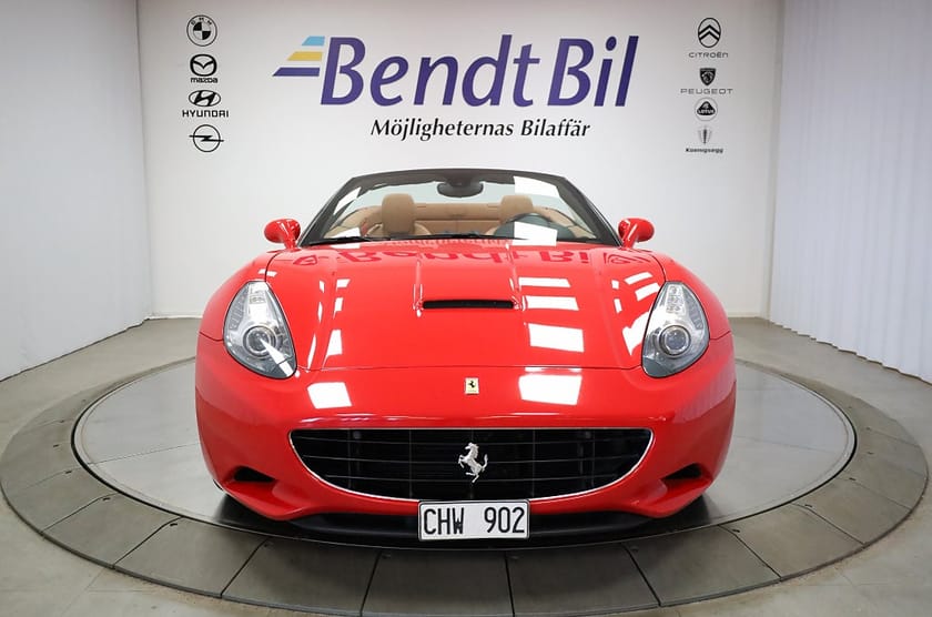 Bild 2 av Ferrari California 4.3 V8 DCT / Svensksåld