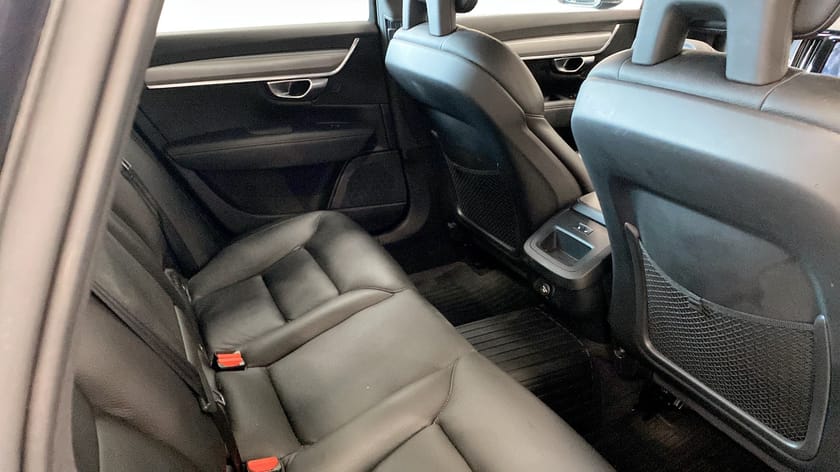 Bild 5 av Volvo S90 D5 AWD (235hk) Momentum - Backkamera - Värmare