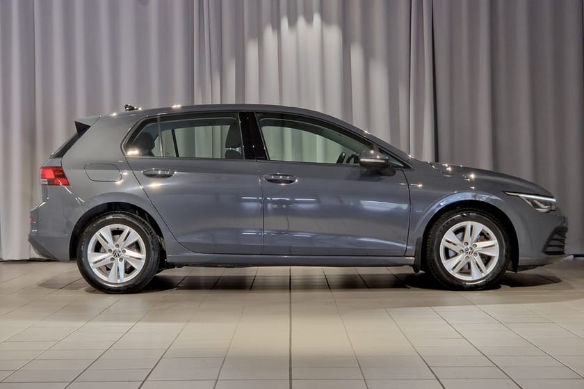 Bild 4 av Volkswagen Golf LIFE / 1.0 TSI / 110 HK / *Drag / Backkamera