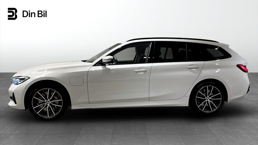 Bild 2 av BMW 330e xDrive Touring Sport Line