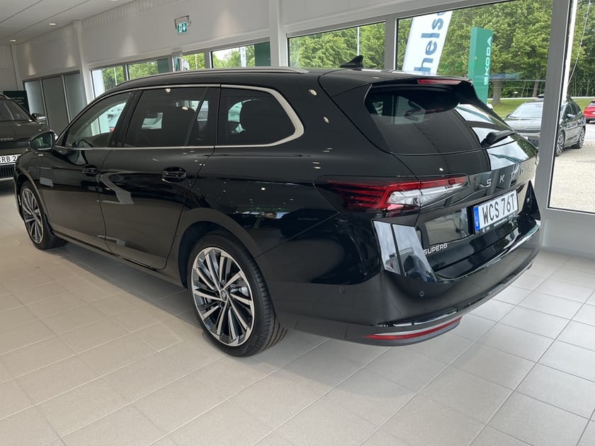 Bild 3 av Škoda Superb iV Kombi L&K 1,5 TSI 204 HK 6 VXL DSG
