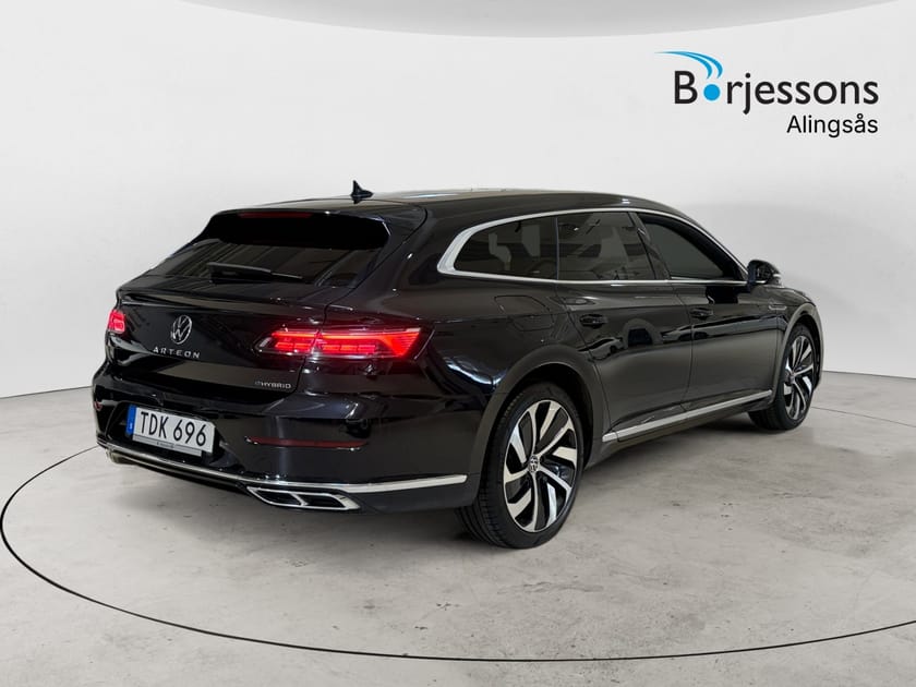 Bild 3 av Volkswagen Arteon eHybrid Shooting Brake SB R-Line 218hk Värmare/Drag/Matrix