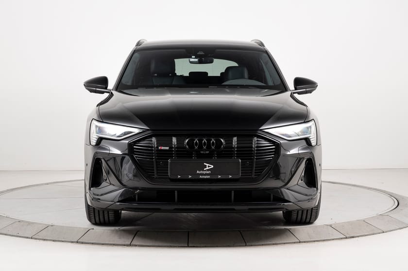 Bilde 4 av Audi e-tron 55 quattro S line Black Edition Batteritest/Matrix/360/B&O