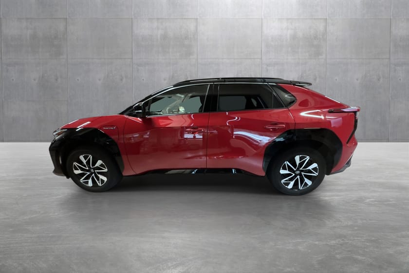 Bilde 2 av Toyota bZ4X Elektrisk 218 hk Automatgir AWD Executive Bitone