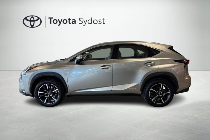 Bild 2 av Lexus NX 300h AWD Bussiness Line drag