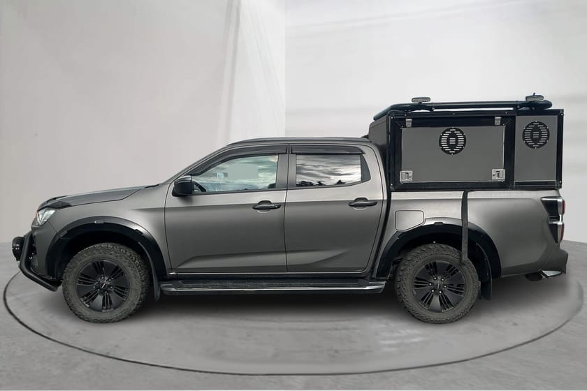 Bild 2 av Isuzu D-Max Crew Cab 1.9 DDI 4WD (164hk) Djurkåpa Värmare Drag