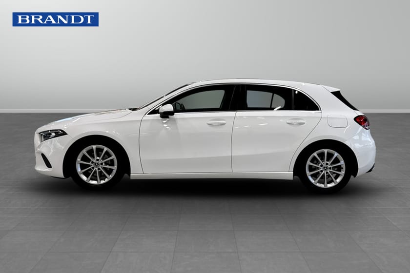 Bild 2 av Mercedes-Benz A 180 Dragkrok / Backkamera