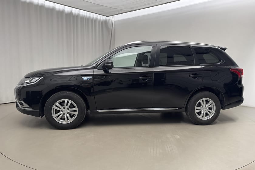 Bild 2 av Mitsubishi Outlander PHEV Plug-in Hybrid 4WD 136hk Komfort Drag