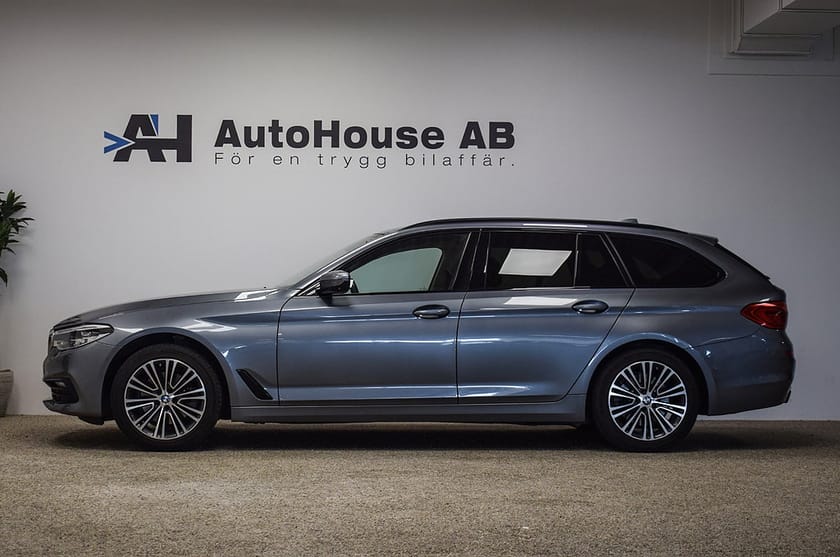 Bild 3 av BMW 520d xDrive Touring Sport Line Värmare Head Up 360 Drag DA+