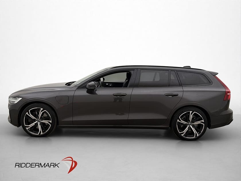 Bild 4 av Volvo V60 Recharge T6 AWD 399hk  Ultimate Dark Pano BLIS HuD