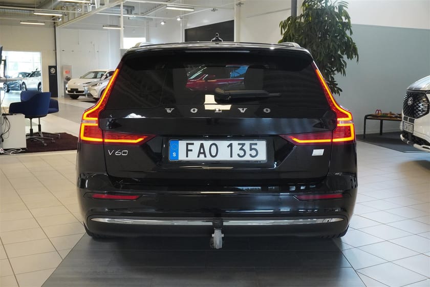 Bild 5 av Volvo V60 Recharge T6 AWD Geartronic, 399hk Läder , Elman.förarstol, Drag, Harman Kardon, Ljuspaket