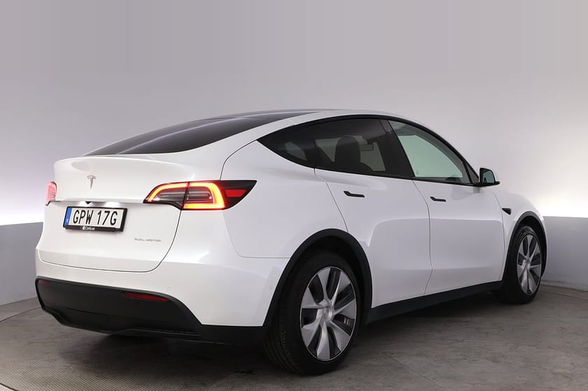 Bild 5 av Tesla Model Y Long Range AWD Autopilot Panorama