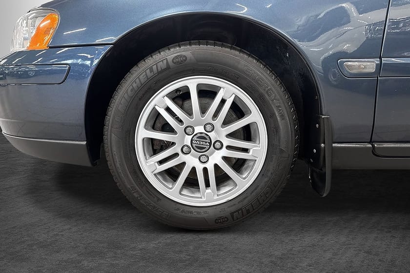 Bild 2 av Volvo V70 2.4 Business (140hk) Dragkrok / Halvskinn / Lågmilare