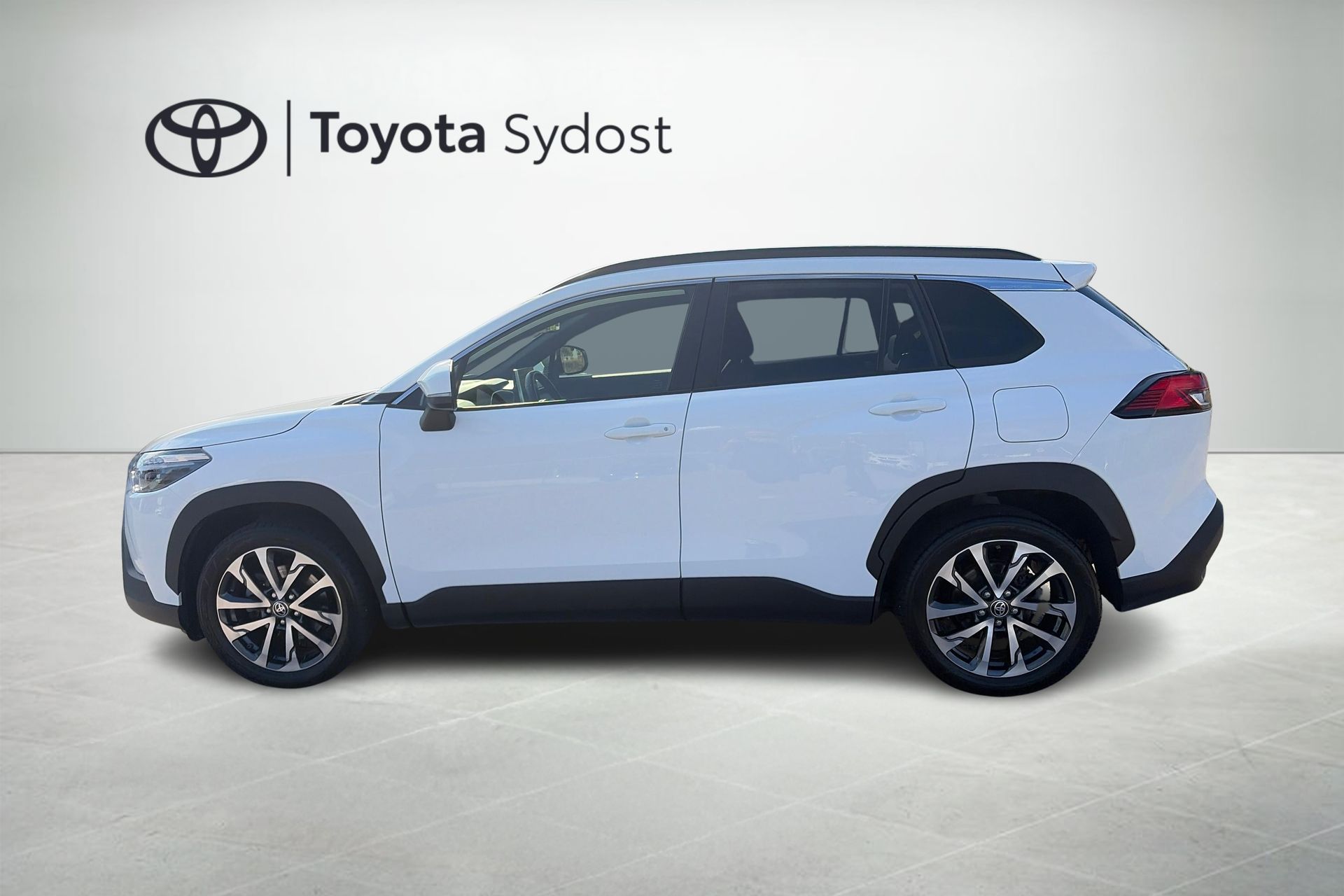 Toyota Corolla Cross Hybrid AWD-i 2023, photo 4/10