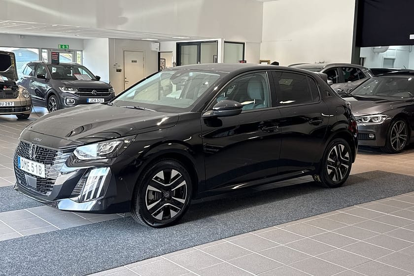 Bild 2 av Peugeot 208 HYBRID 100 e-DSC 101hk Allure/360 Kamera/Nybilsgaranti