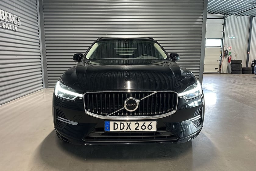 Bild 2 av Volvo XC60 B4 Momentum Advanced Edition II Backkamera Värmare Eu6