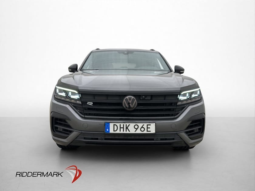 Bild 2 av Volkswagen Touareg R eHybrid 4M Cockpit Pano Kamera HuD Drag