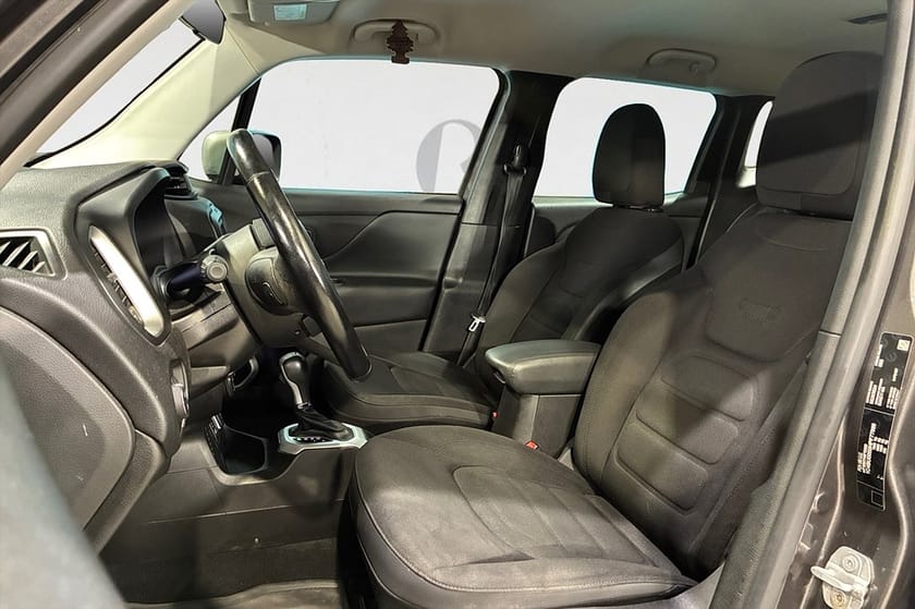 Bild 3 av Jeep Renegade 1.4 140 HK AUT DRAG PDC BACKKAMERA KAMREM BYTT 932KR/ÅR