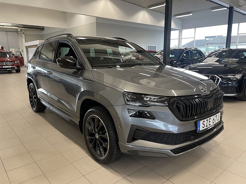 Bild 1 av Škoda Karoq Skoda 1,5 TSI 150HK Sportline / Drag / Värmare / 360°-ka
