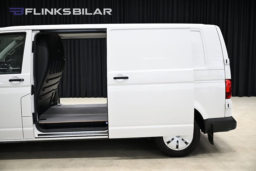 Bild 4 av Volkswagen Transporter DSG 150HK L2|LED|Drag|Värmare|Momsbil