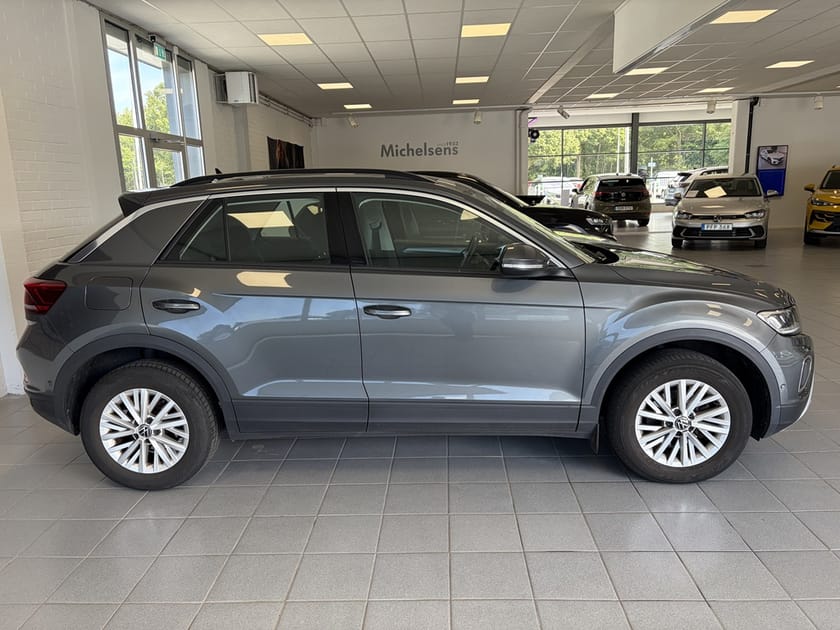 Bild 4 av Volkswagen T-Roc PB   1.5 TSI 150 HK 7 VXL DSG //Dragkrok//Kamera//