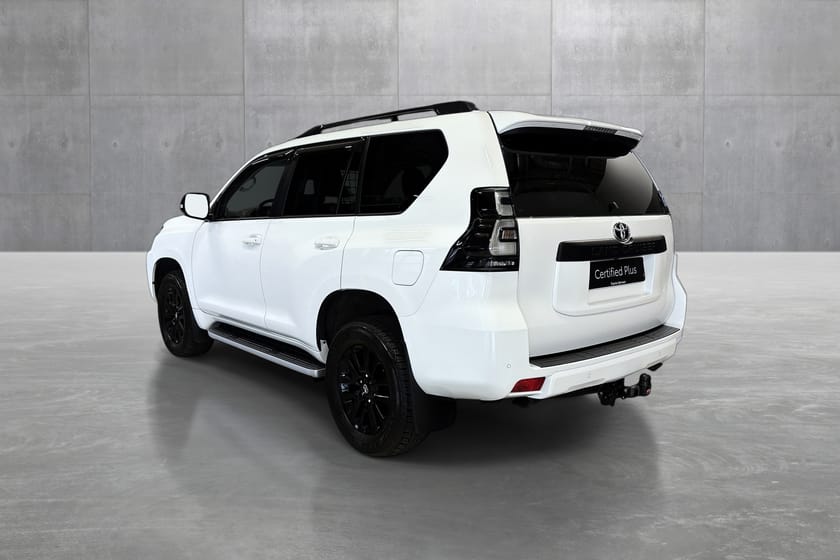 Bilde 3 av Toyota Land Cruiser 5-dørs 2.8 Diesel High Power Aut. VX Black Pack Varebil