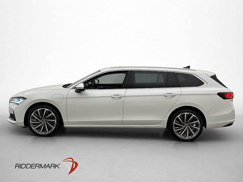 Bild 5 av Škoda Superb iV Kombi Skoda L&K Canton Massage Kamera Värmare Drag