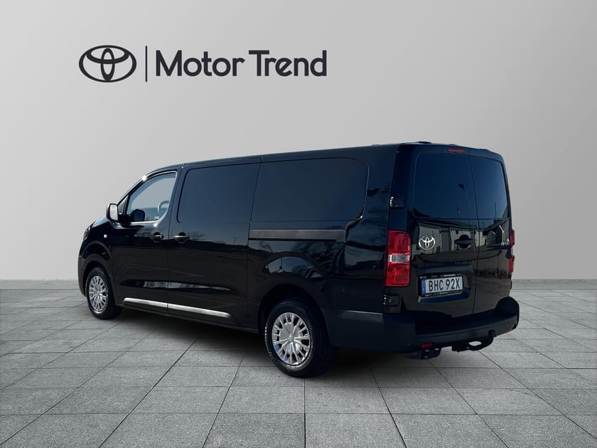 Bild 2 av Toyota Proace L1 LONG 2.2D 180 HK AUTO COMFORT 2 DÖRRAR