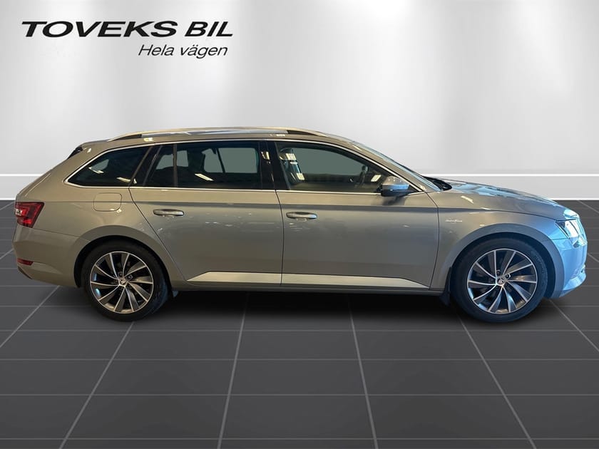 Bild 2 av Škoda Superb Kombi L&K TDI 190 DSG 4X4