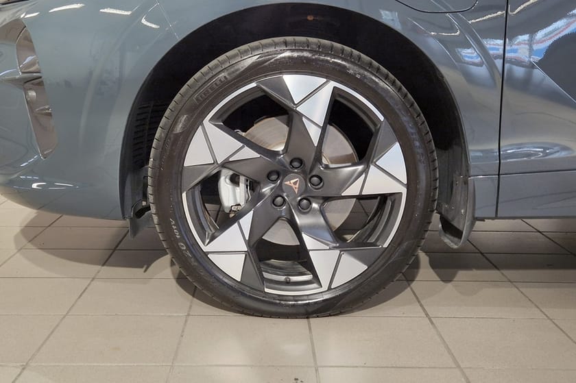 Bild 3 av CUPRA Terramar e-Hybrid 1.5 | 204 HK | Drag / Backkamera