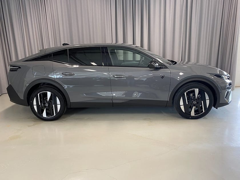 Bild 2 av Peugeot 408 Hybrid 145 FL Edition 145hk Automat