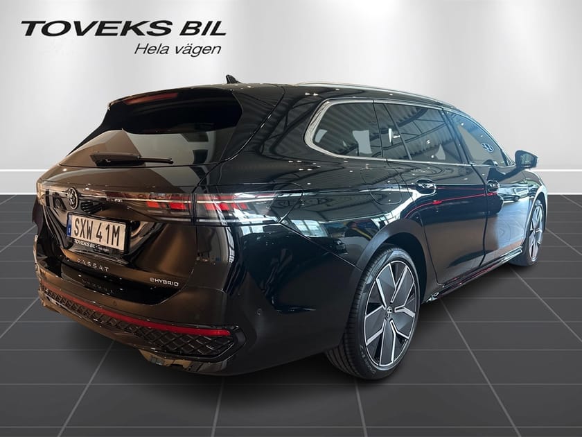 Bild 5 av Volkswagen Passat Variant eHybrid 272 DSG6 R-LINE