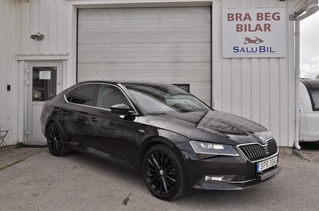 Škoda Superb Skoda 2.0 TSI 280hk 4x4 L&K Canton Värmare Drag B-kam Drag