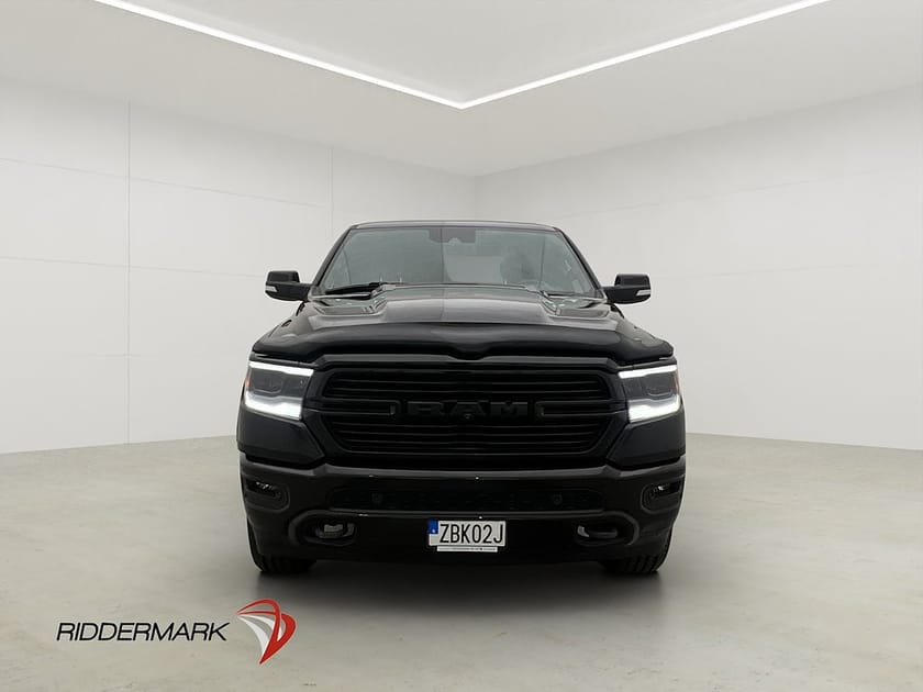 Bild 5 av RAM 1500 Crew Cab Dodge Laramie Night V8 4x4 Luft Pano H/K Släde Moms